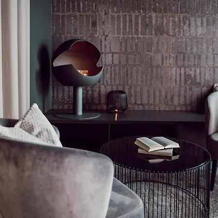 Adebar Stadthotel ディンゴルフィング