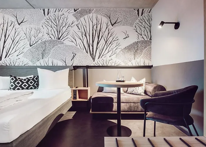 Adebar Stadthotel 4*