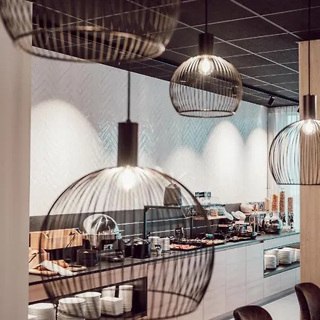 Adebar Stadthotel Hotell 4*