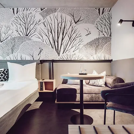 Adebar Stadthotel 4*