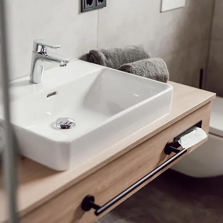 Adebar Stadthotel Otel 4*