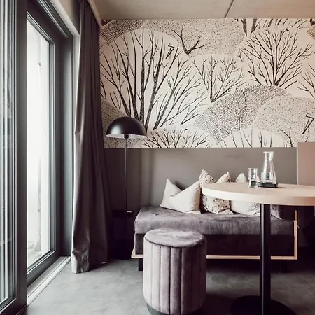 Adebar Stadthotel 4*