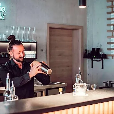 Adebar Stadthotel מלון דינגולפינג