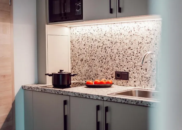 Adebar Stadthotel فندق 4*